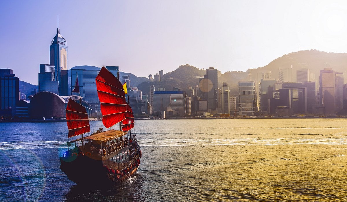 Hong Kong Luxury Skyline & Peninsula Helicopter Tour
